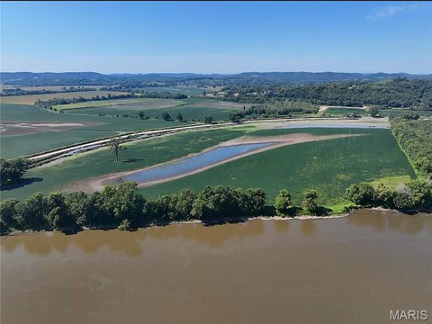 Clarksville Farm with River Frontage