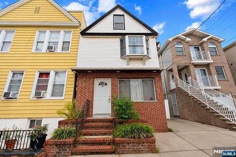 2-4 Family, Bayonne, NJ