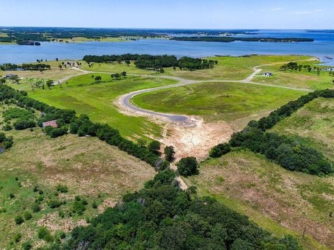 Lake Lot in Developing Community