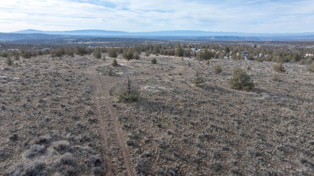 Prineville Land with Cascade Views