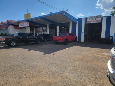 Albuquerque Auto Shop on Corner