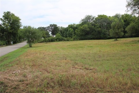 LAND - Yellville, AR