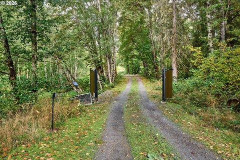 Land, Molalla, OR