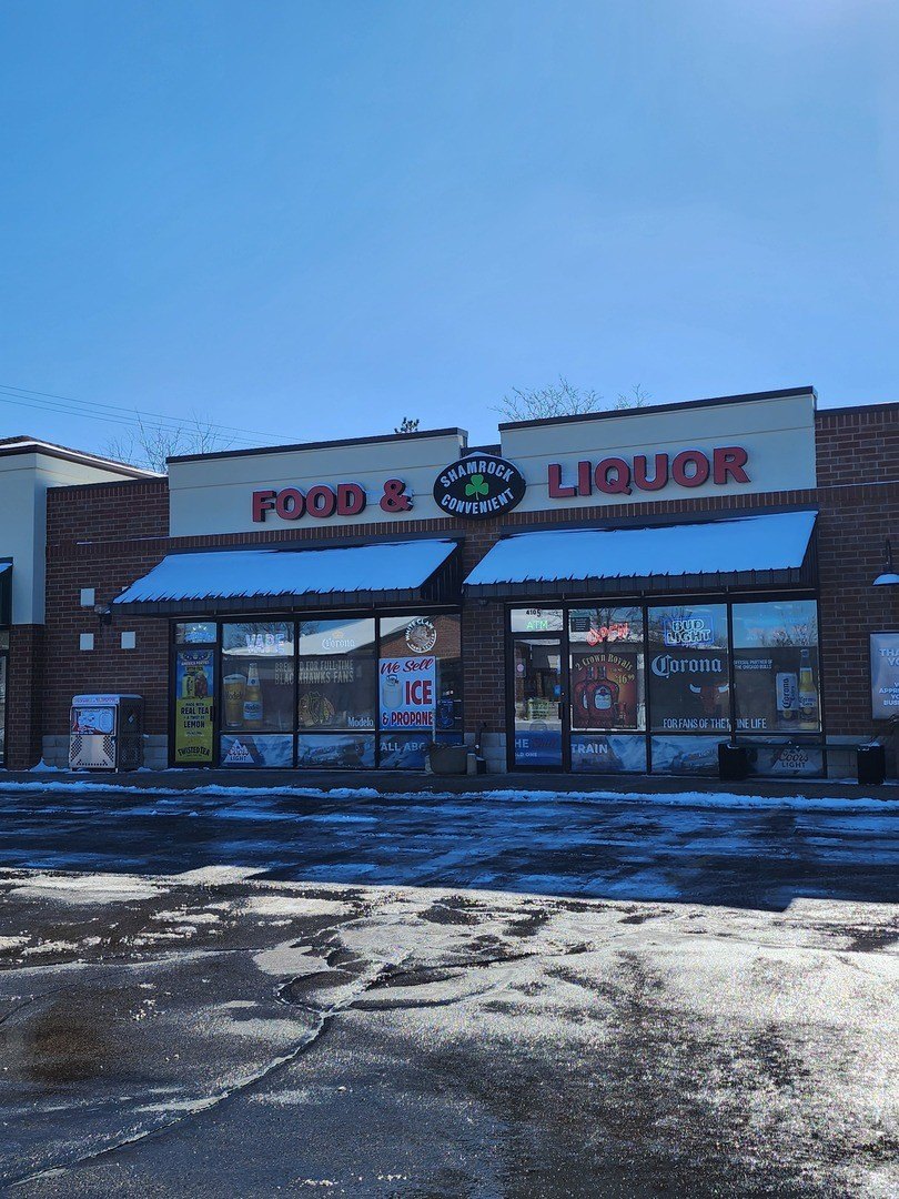 Retail Space in McHenry, IL