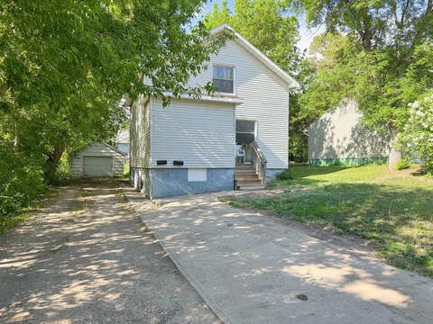 Duplex with Detached Single Garage