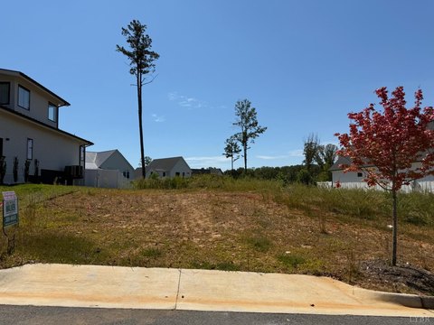 Buildable Lot in Rivermont