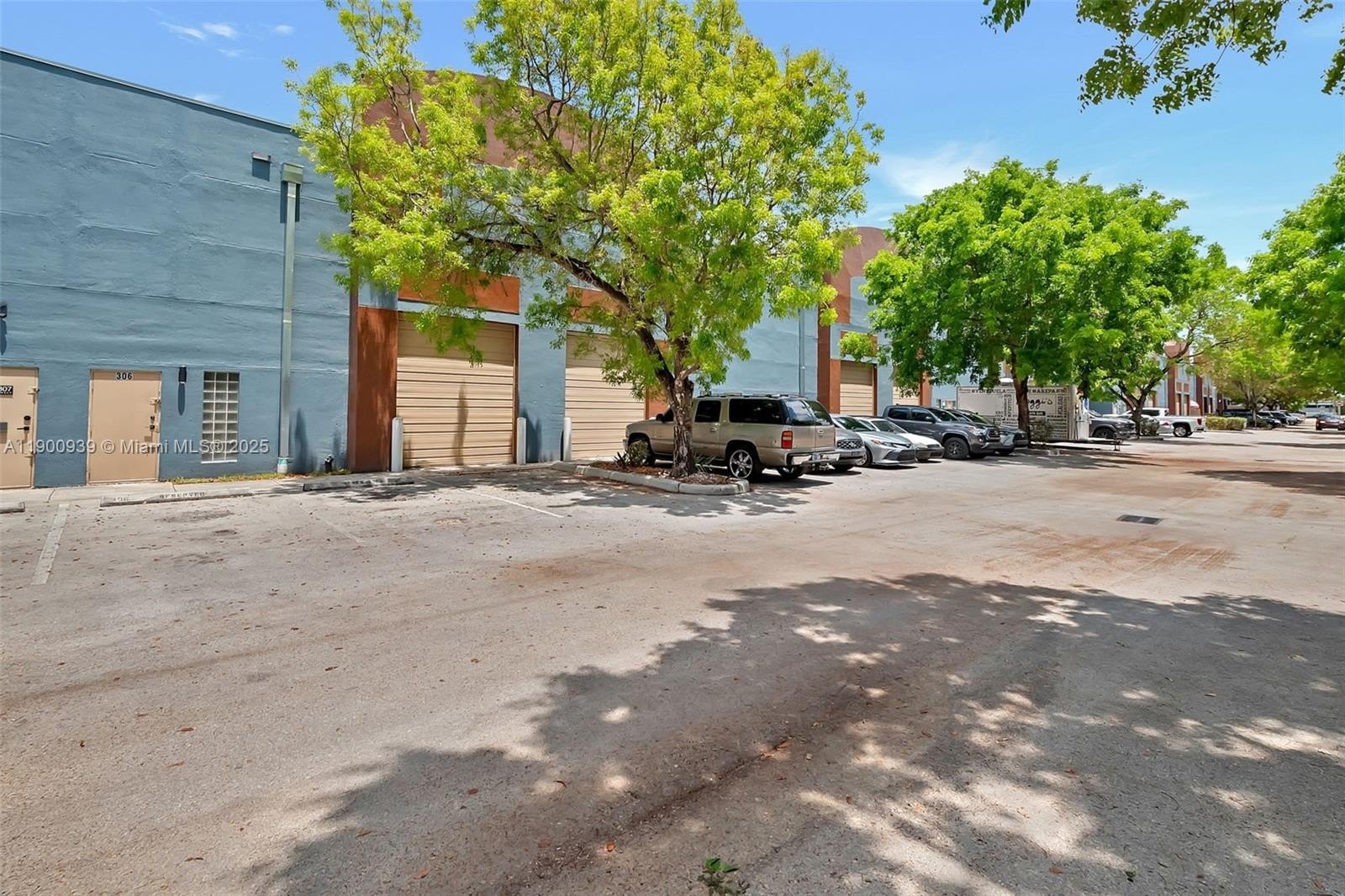 Miami Gardens Warehouse For Lease