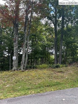 LAND - Blowing Rock, NC