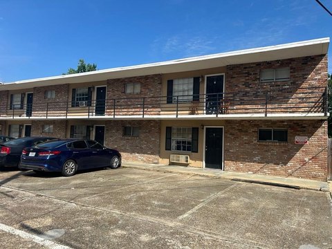 32-Unit Apartment Building