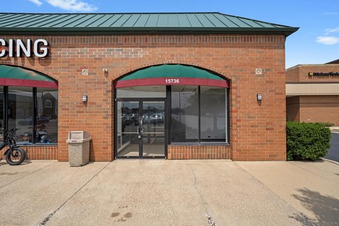 Retail Space in Homer Glen