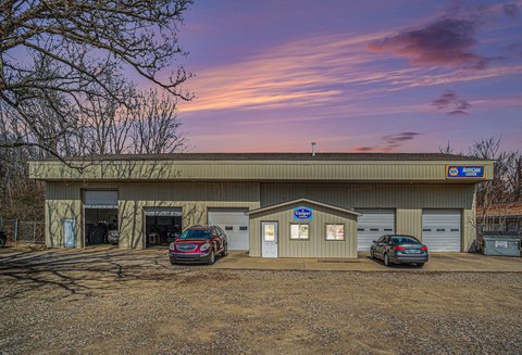 Established Automotive Garage For Sale