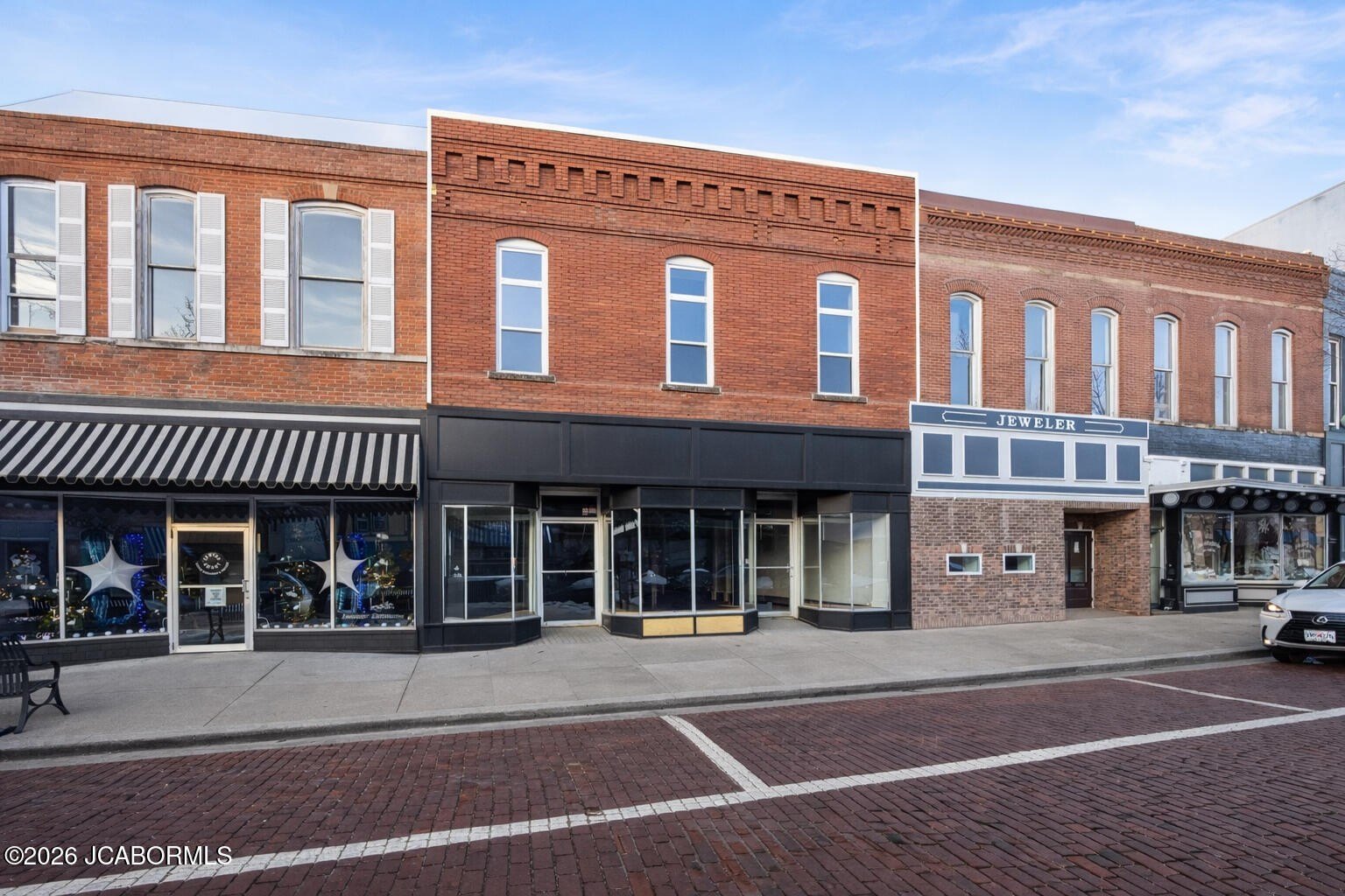 Historic Fulton Building with Income