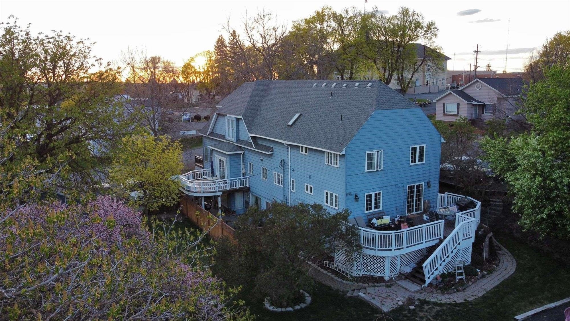Profitable Davenport Fourplex with Updates
