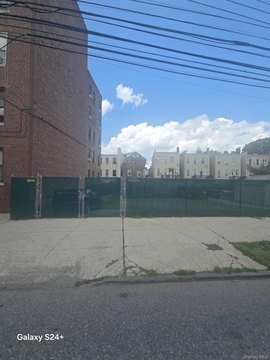 LAND - Bronx, NY