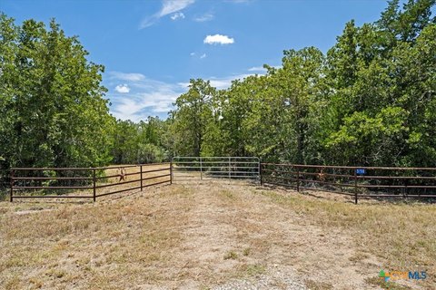 Land, Flatonia, TX