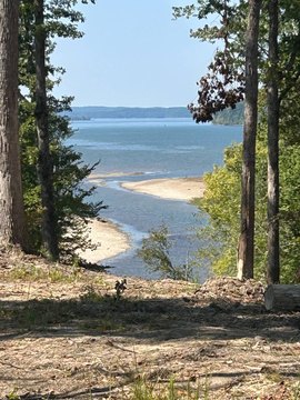 Waterfront Acres in Dover, TN