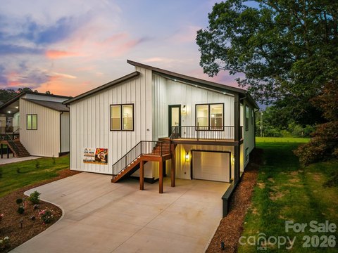 Single-Family Residence with Flex Space