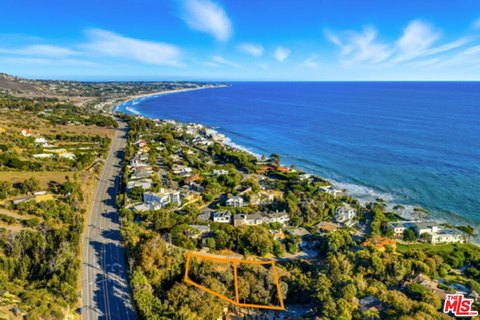 Land in Malibu Beach Community