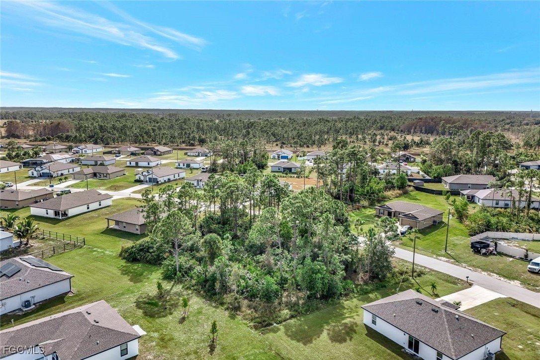 Residential Lot in Mirror Lakes
