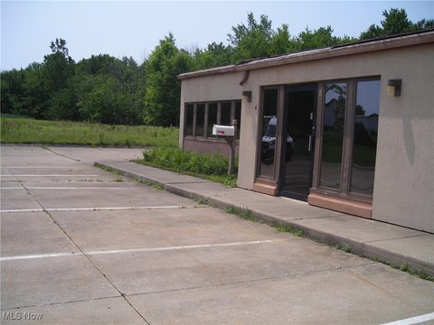 Office/Warehouse in Strongsville, Ohio