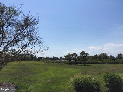 Buildable Lot in Waterfront Community