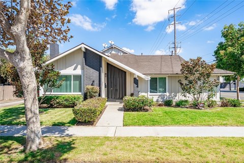 Fourplex With Garage Parking