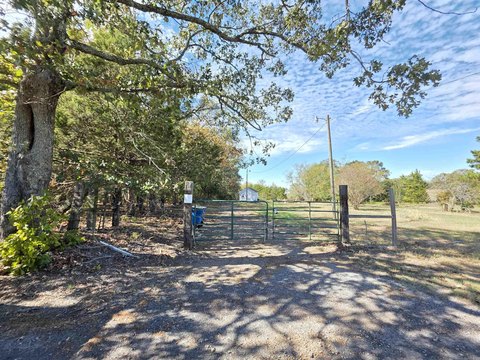 Vacant Land, Romance, AR