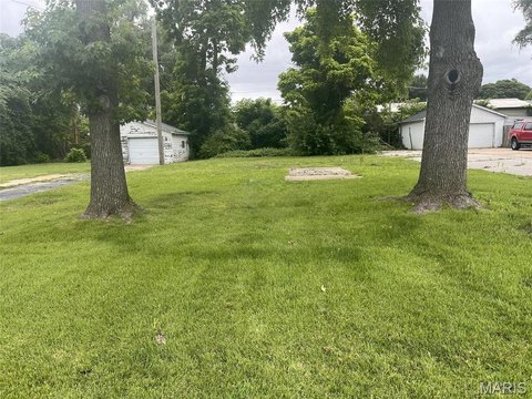 Land - Cahokia, IL