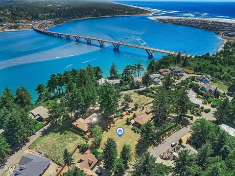 LAND - Waldport, OR