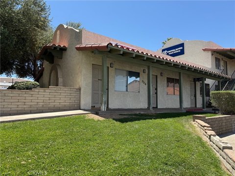 Updated Office Space in Barstow