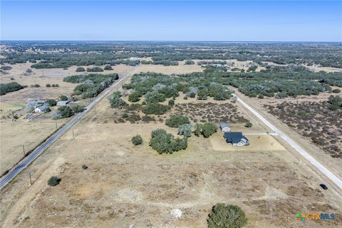 Residential Land in Inez, TX