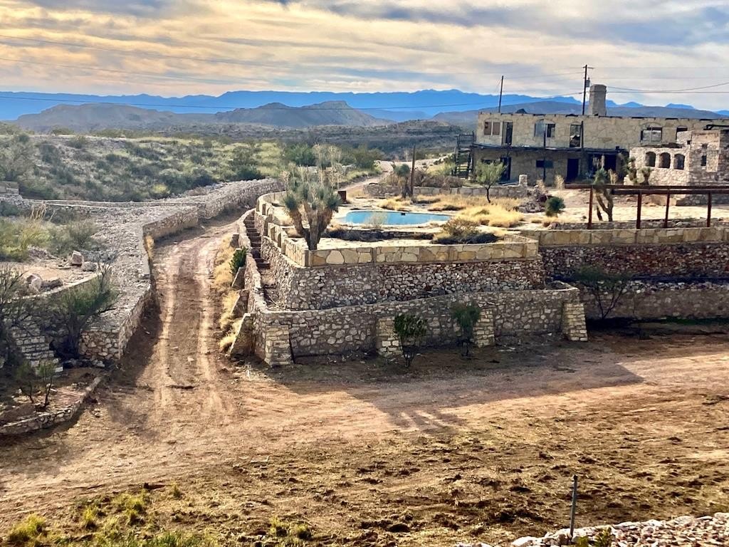 Villa De La Mina Ghost Town