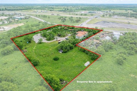 Versatile Property in High-Growth Area