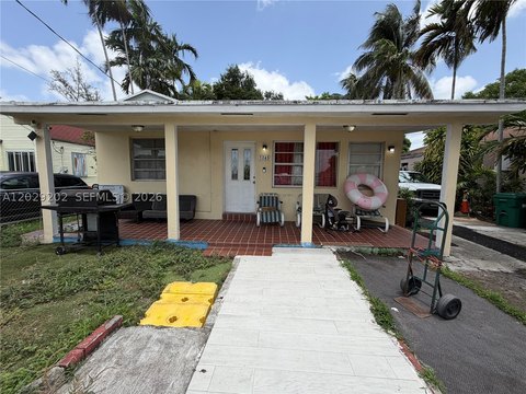 Miami Duplex with Central Air