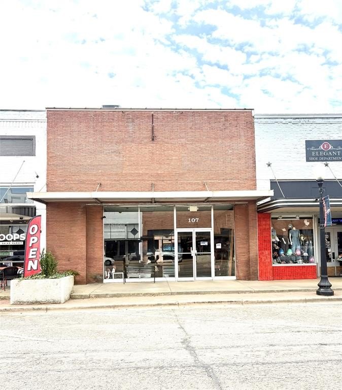 Retail Property in Pittsburg, TX