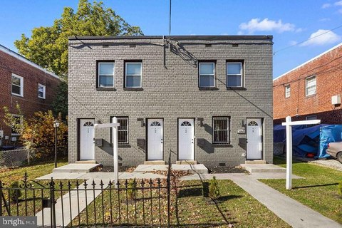 Renovated Duplex Near Navy Yard
