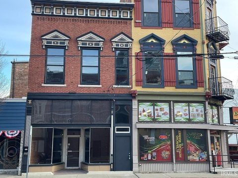 Spacious Commercial Property in Huntington