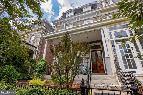 2-Unit Duplex with Outdoor Deck