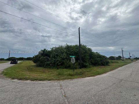 Land, La Belle, FL
