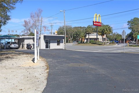High-Traffic Commercial Property on US 19