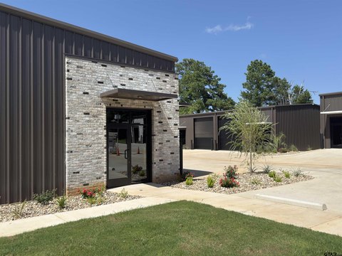 Retail/Flex Space on Highway 64