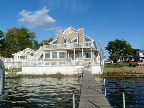 Fox Lake Office Space Available