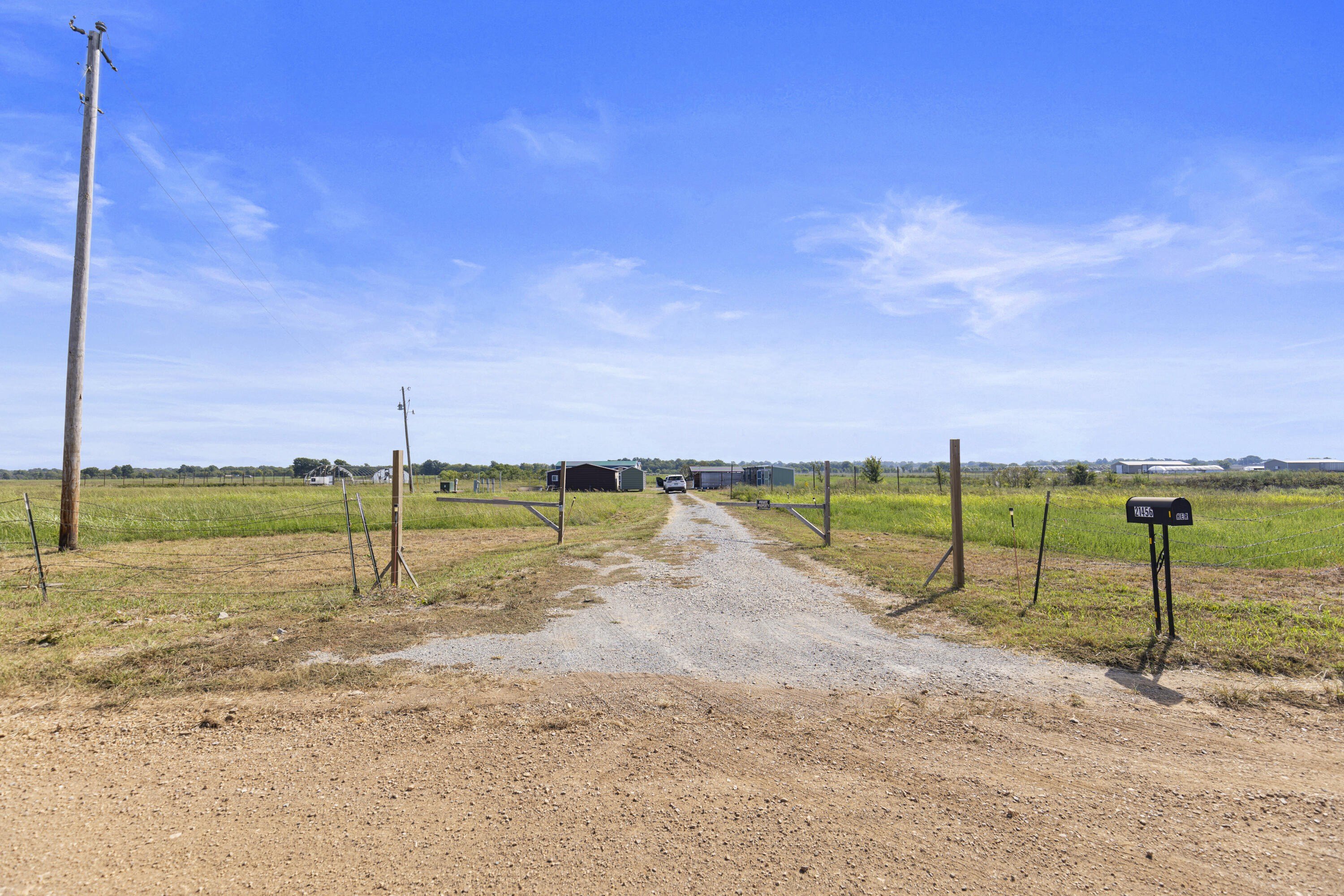 Versatile Vinita Land with Buildings