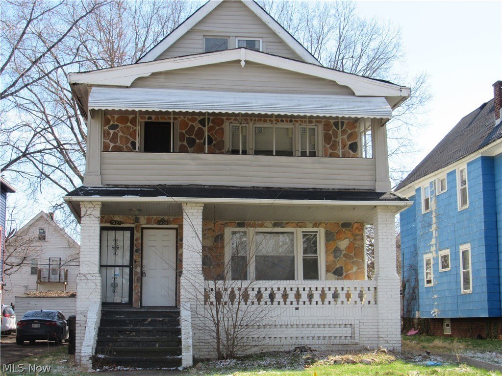 Spacious Duplex with Investment Potential