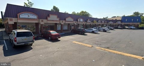 Retail Space on Busy Highway