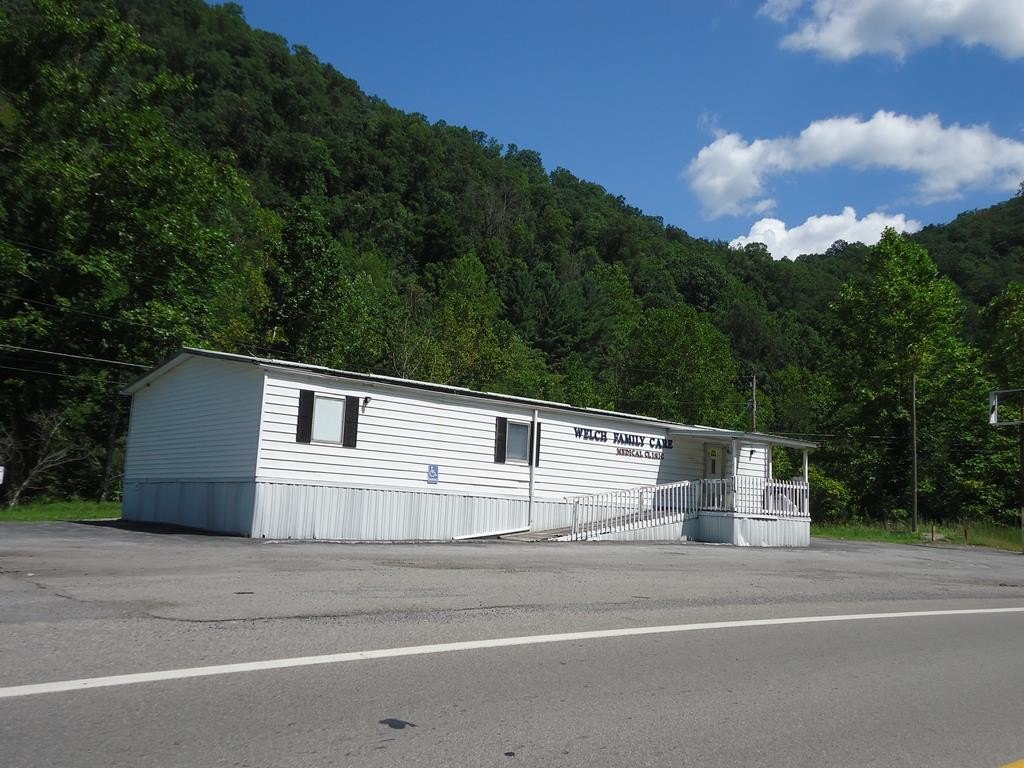 Medical Clinic on Leased Lot