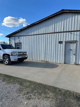 Multi-Tenant Auto & Live-Work Property