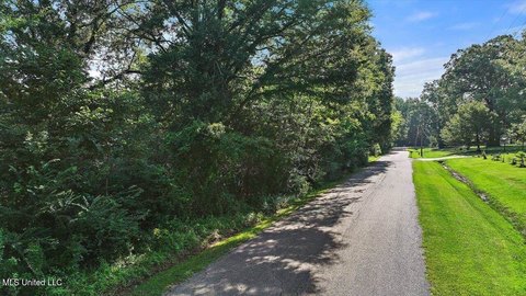 LAND - Clinton, MS