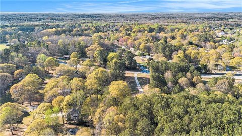 Expansive Land Parcel in Winder