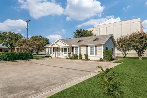 Bright Office Suite with Parking